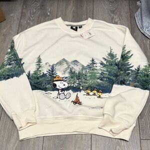 Peanuts Cream Crewneck with Snoopy and Friends